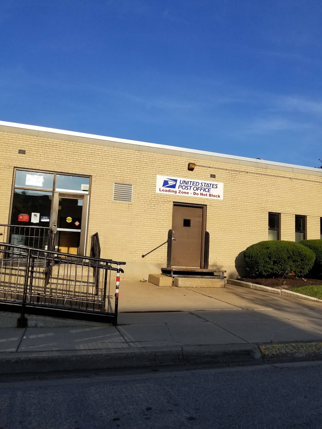 United States Postal Service | Niagara University, Niagara University 5795 Lewiston Rd, 11 Vincentian Dr, Lewiston, NY 14109, USA | Phone: (800) 275-8777