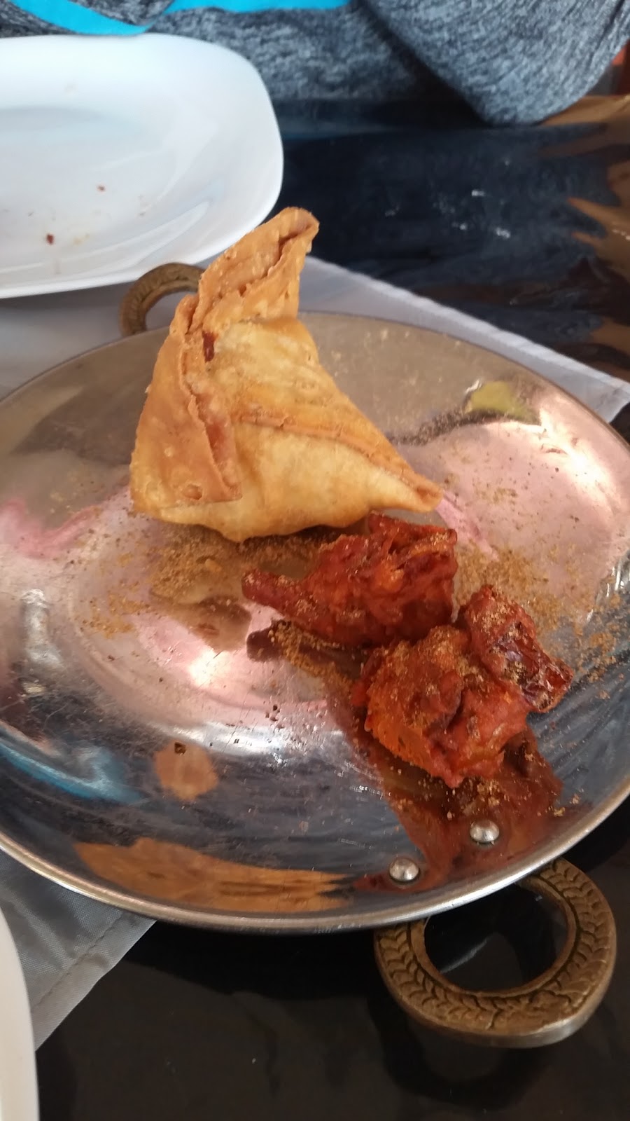 Roti Boti (Laval) | 1631 Boulevard Curé-Labelle, Laval, QC H7V 2W5, Canada | Phone: (450) 687-9998