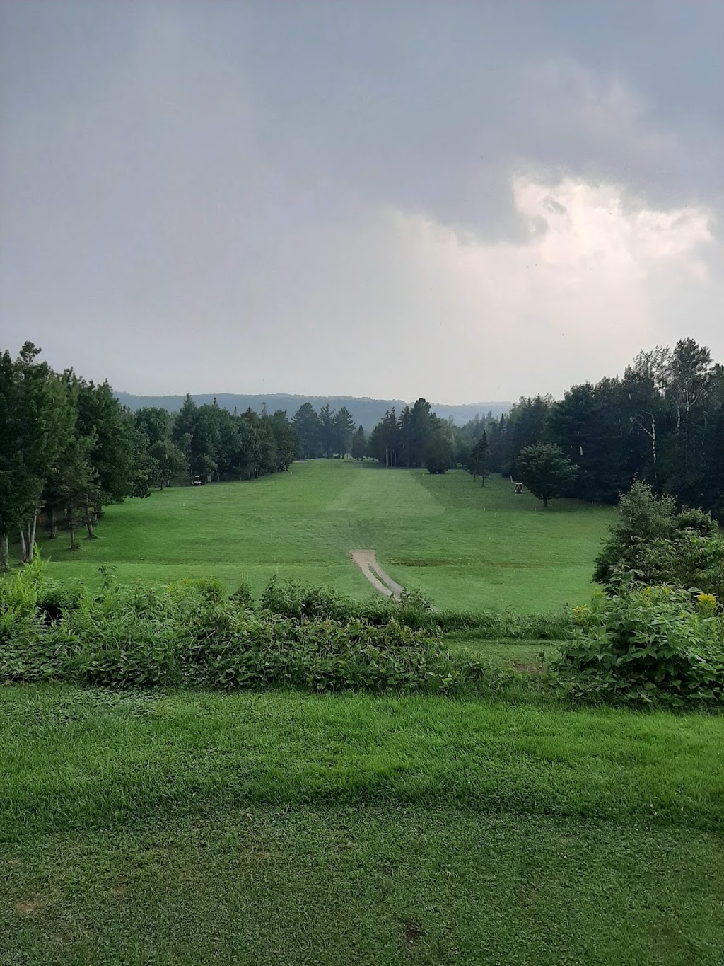Golf Saint Gerard Des Laurentides | 651 Chem. des Bouleaux, Saint-Gérard-des-Laurentides, QC G9R 1T1, Canada | Phone: (819) 539-9907