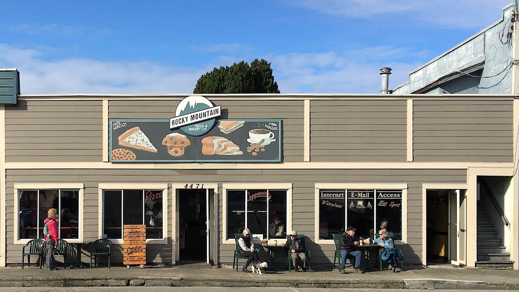 Rocky MountainPizza and Bakery Co. Ltd. | 4471 Marine Ave, Powell River, BC V8A 2K3, Canada | Phone: (604) 485-9111