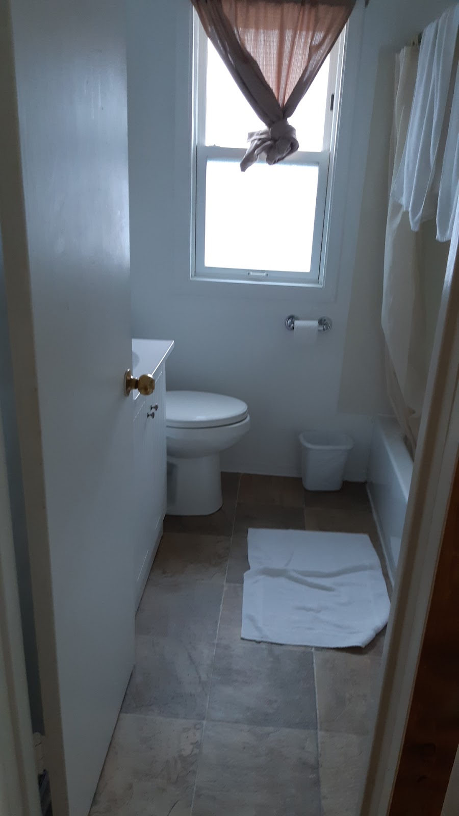 Alpine Inn | 315 7th Ave, Keremeos, BC V0X 1N3, Canada | Phone: (250) 499-5244