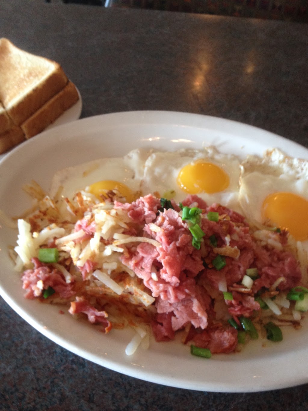 Rosies Bar & Grill | 6258 99 St NW, Edmonton, AB T6E 6C9, Canada | Phone: (780) 432-6942