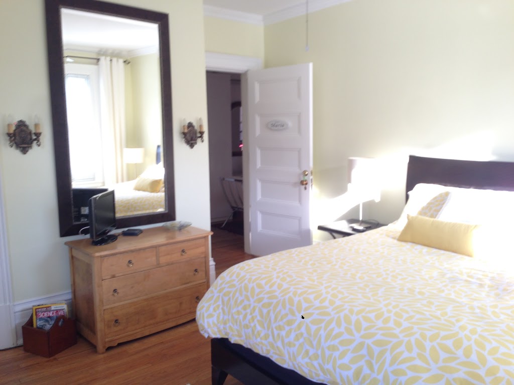 Emerillon Bed & Breakfast (l ) | 890 TURCOTTE TSSE, Trois-Rivières, QC G9A 5C5, Canada | Phone: (819) 841-4429