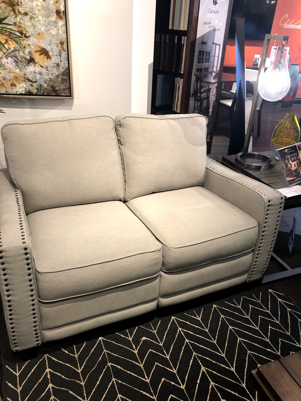 La-Z-Boy Furniture Galleries | 7300 11 St SE, Calgary, AB T2H 2S9, Canada | Phone: (403) 253-1000