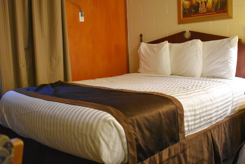 Hope Inn & Suites | 377 Old Hope Princeton Way, Hope, BC V0X 1L4, Canada | Phone: (604) 869-7107