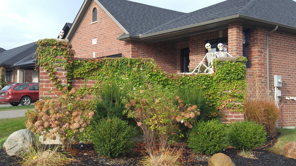 Cresthaven Park | 704 Longworth Rd, London, ON N6K 4W2, Canada