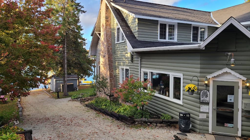 Bonnie View Inn | 2713 Kashagawigamog Lake Rd, Minden, ON K0M 1S0, Canada | Phone: (800) 461-0347