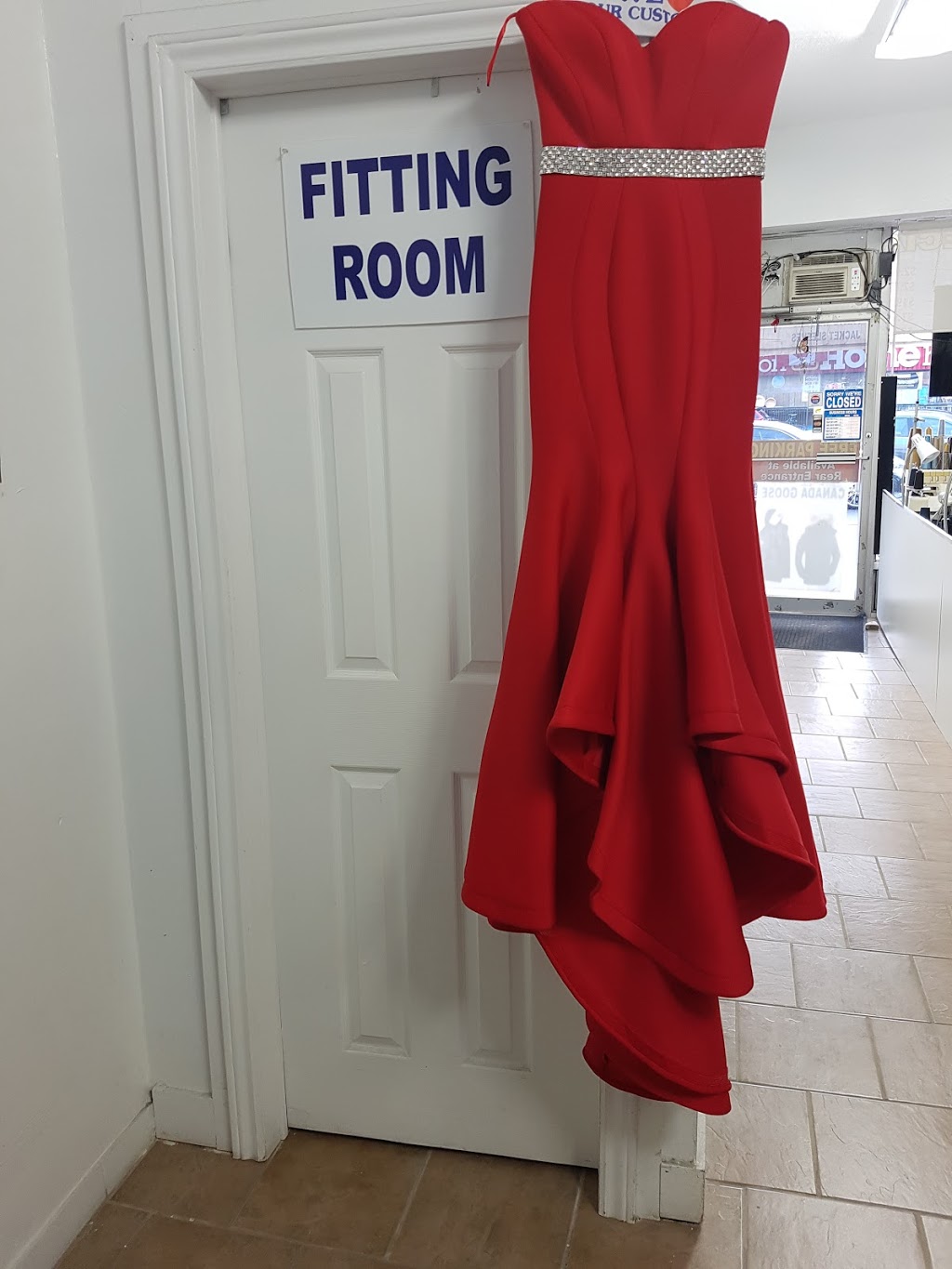 Quality Tailor & Cleaners | FREE PARKING AT REAR ENTRANCE, 2021 Avenue Rd, North York, ON M5M 4A5, Canada | Phone: (647) 345-2253