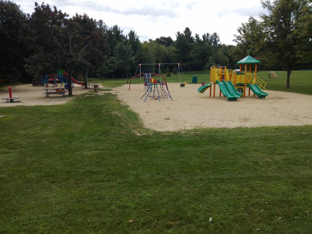Parc de Cedarbrook | 1571 Rue du Champagne, Saint-Lazare, QC J7T 2C1, Canada | Phone: (450) 424-8000