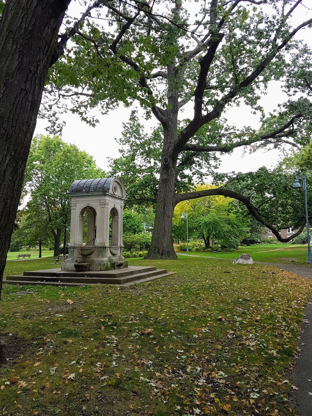 Kew Gardens | 2075 Queen St E, Toronto, ON M4E 2N9, Canada | Phone: (416) 392-2489