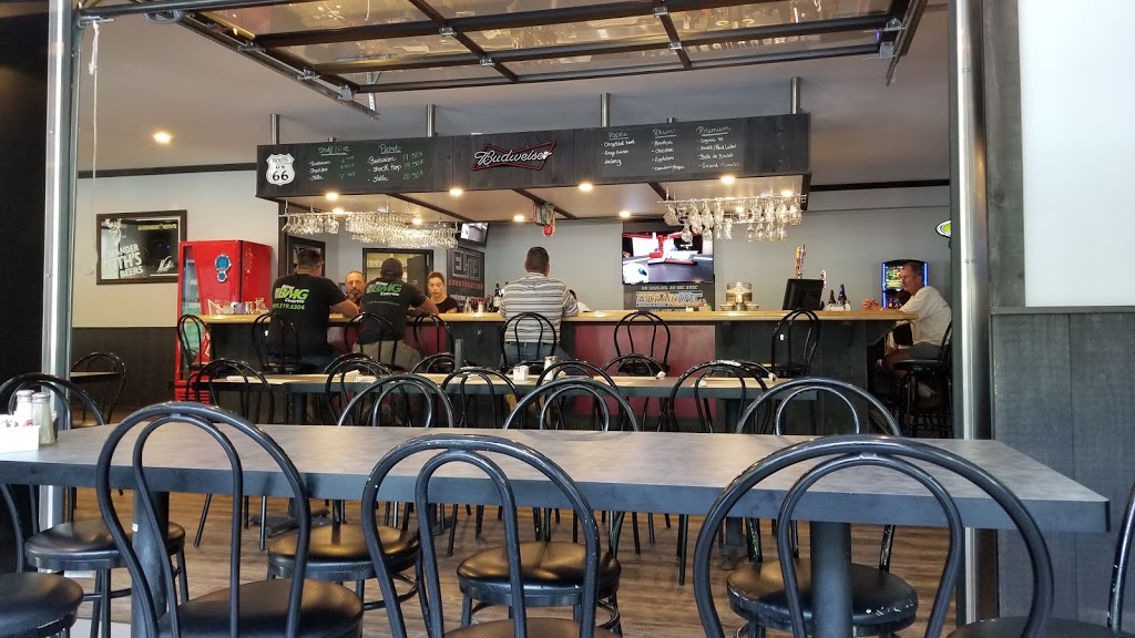 Resto-Bar Le Pic | 2035 Route du Carrefour, Val-des-Monts, QC J8N 5B5, Canada | Phone: (819) 671-7272
