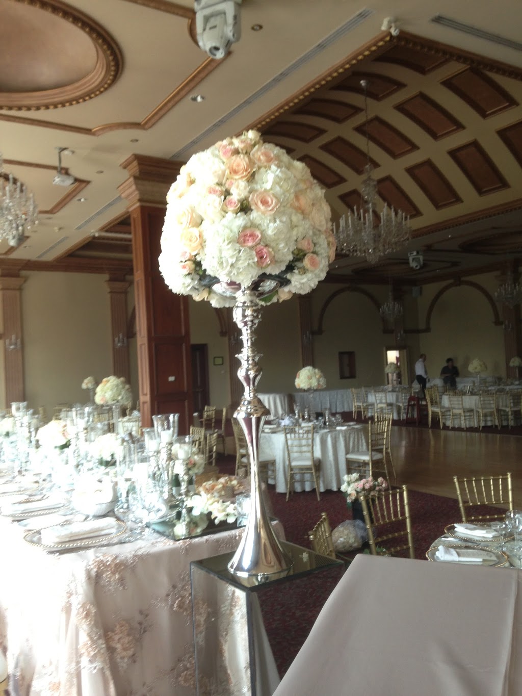 Julies Floral & Gifts | 2965 Islington Ave Unit 6, North York, ON M9L 2K8, Canada | Phone: (416) 248-9478
