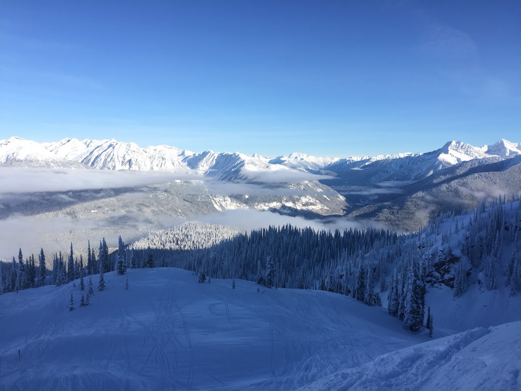 Powder Pillow Bed and Breakfast | 1103 Pine Ridge Crescent, Revelstoke, BC V0E 2S1, Canada | Phone: (250) 200-0388