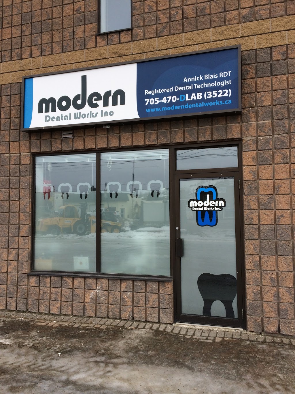 Modern Dental Works Inc. | 1130 Lorne St #3, Sudbury, ON P3C 4S9, Canada | Phone: (705) 470-3522