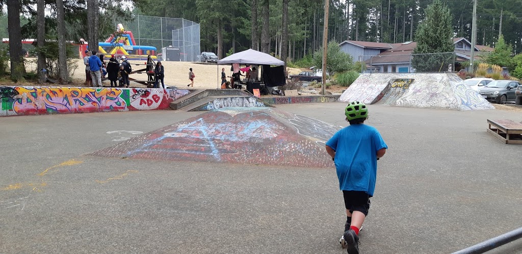 Quadra Island Community Centre | 970 W Rd, Quathiaski Cove, BC V0P 1N0, Canada | Phone: (250) 285-3243