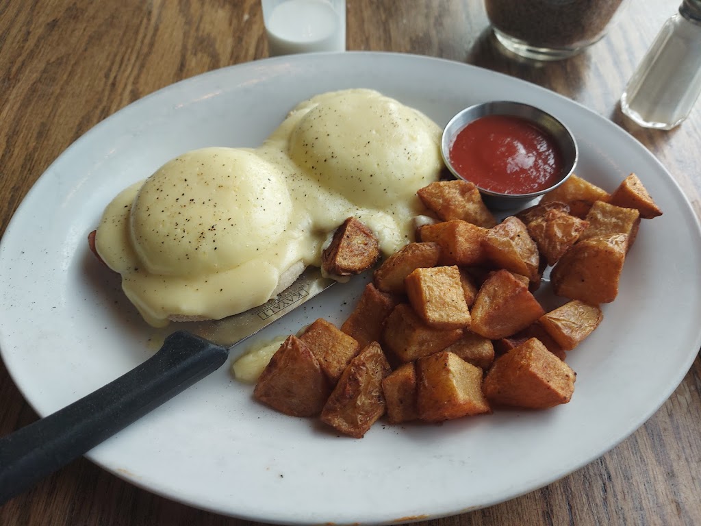 Highlevel Diner | 10912 88 Ave NW, Edmonton, AB T6G 0Z1, Canada | Phone: (780) 433-0993
