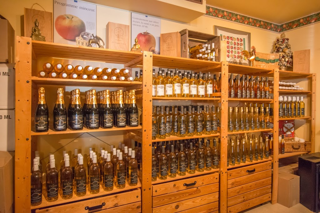 Domaine de Cavel | 1074 Chemin de la Montagne, Mont-Saint-Hilaire, QC J3G 4S6, Canada | Phone: (450) 464-3455