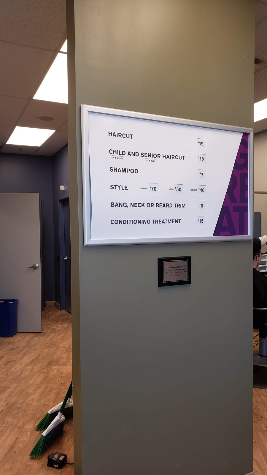 Great Clips | 291 Coldwater Rd W Unit C1, Orillia, ON L3V 3M1, Canada | Phone: (705) 323-9918