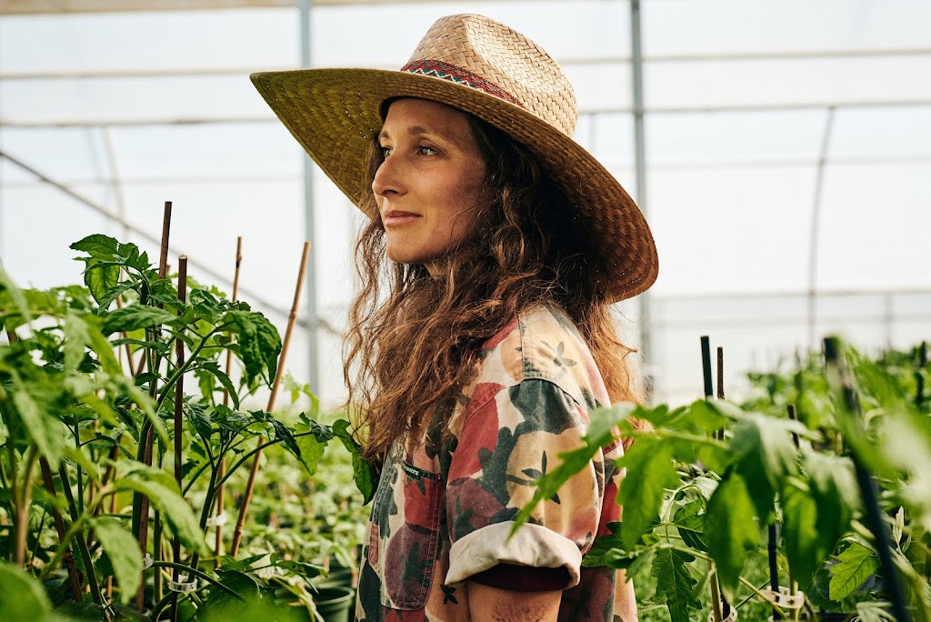 Growers and Co. | 3535 Bd Sainte-Anne Suite 300, Québec, QC G1E 3L6, Canada | Phone: (418) 524-4443