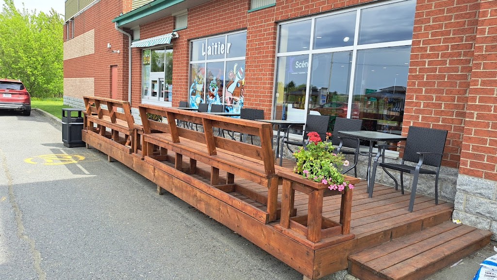 Bar Laitier Labonté | 14 Chem. de Fairfax, Stanstead, QC J0B 3E0, Canada | Phone: (819) 876-7262