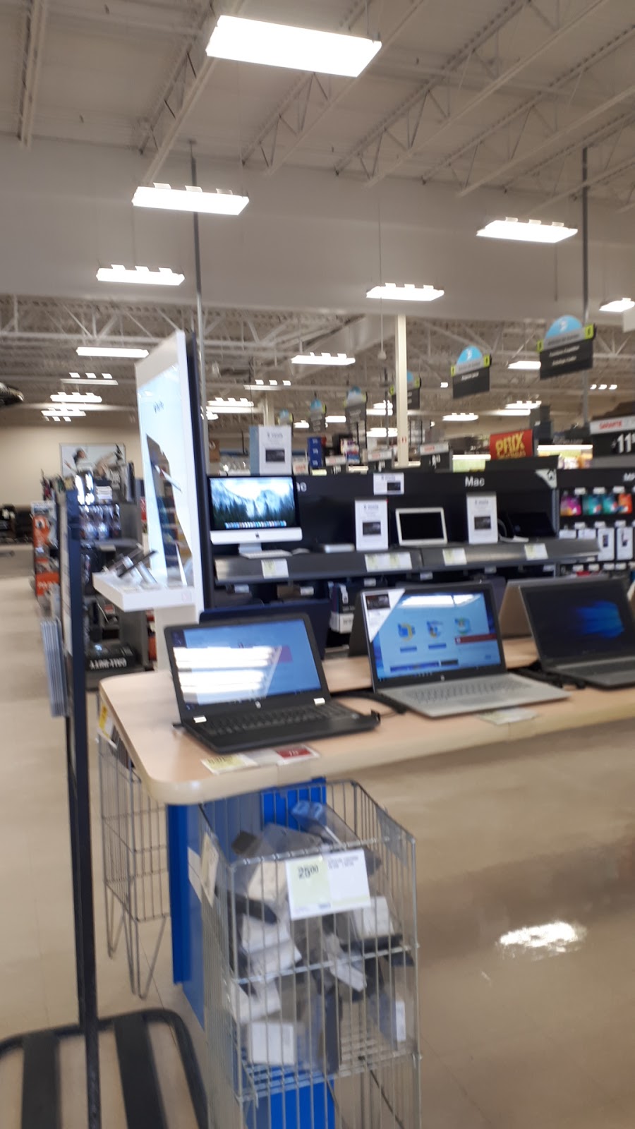 Bureau en Gros | 450 Boulevard Poliquin Unit 5004, Sorel-Tracy, QC J3P 7R5, Canada | Phone: (450) 743-3888