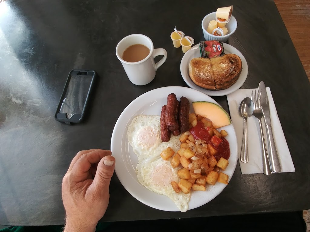 Baileys Casual Dining | 314 County Rd 10, Picton, ON K0K 2T0, Canada | Phone: (613) 476-7187
