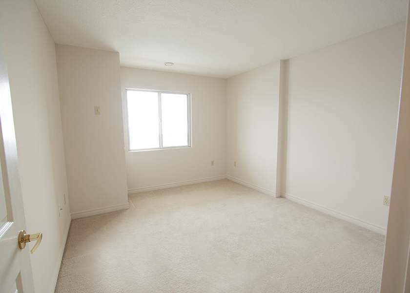 Country Hill Place by Drewlo Holdings | 170 Country Hill Dr, Kitchener, ON N2E 4J6, Canada | Phone: (519) 576-6999