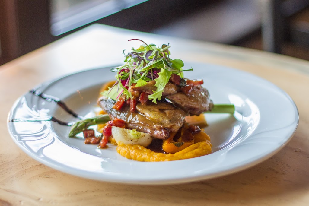 Le Viking Restaurant & Bar | 58 Chemin Masson, Sainte-Marguerite-du-Lac-Masson, QC J0T 1L0, Canada | Phone: (450) 228-4400