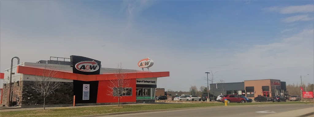 Kemptville Colonnade Retail Centre | Highway 43 & Highway 416, Kemptville, ON K0G 1J0, Canada | Phone: (613) 225-8118