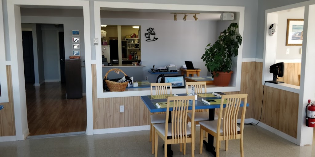 Café lAcadie | 8369 Peggys Cove Rd, Indian Harbour, NS B3Z 3R2, Canada | Phone: (902) 446-7771