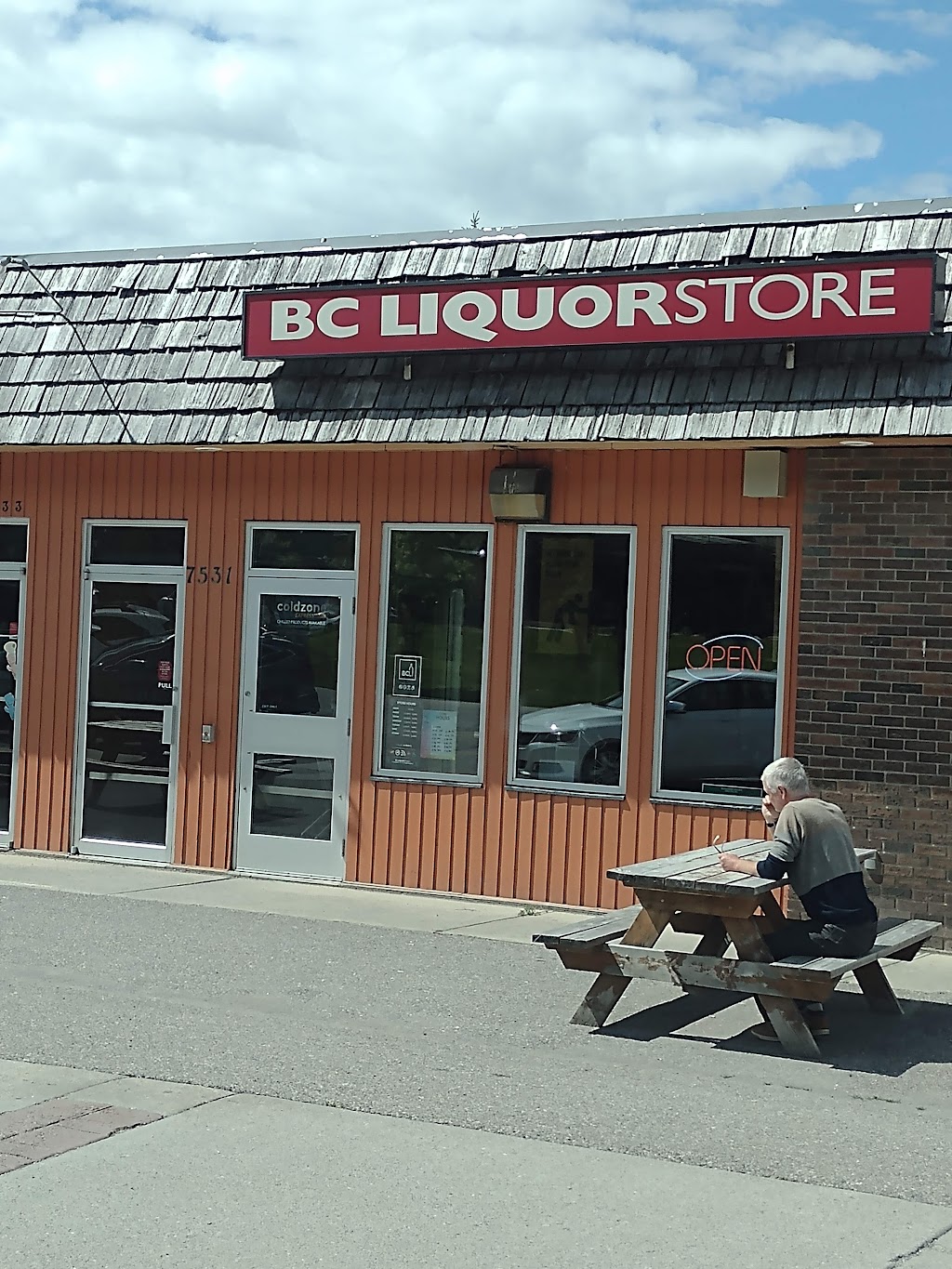Wildside Pizzeria | 7533 Main St W, Radium Hot Springs, BC V0A 1M0, Canada | Phone: (250) 347-9765