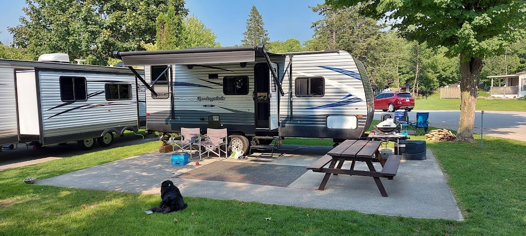Woodland Park | 47 Sauble Falls Pkwy, Sauble Beach, ON N0H 2G0, Canada | Phone: (519) 422-1161