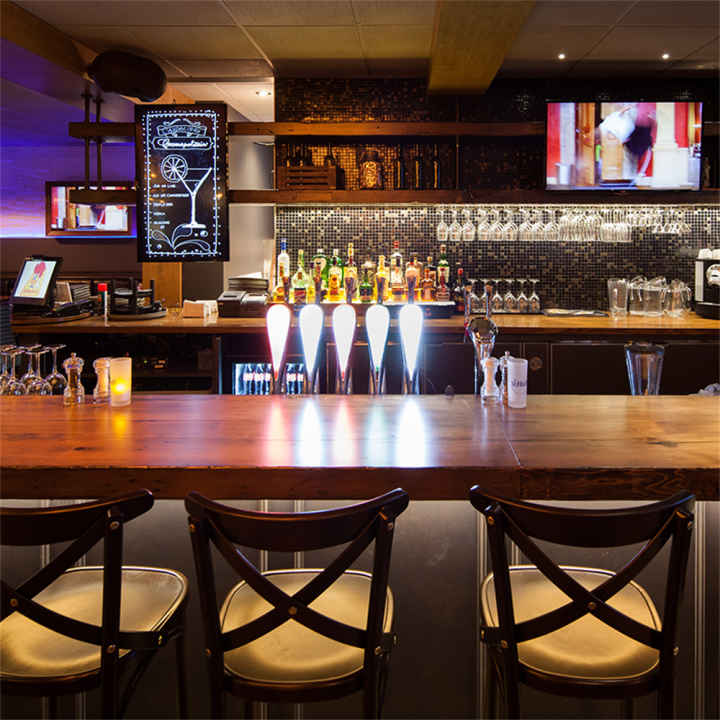 Rôtisserie St-Hubert | 80 Bd Cartier, Rivière-du-Loup, QC G5R 2N1, Canada | Phone: (418) 862-4442