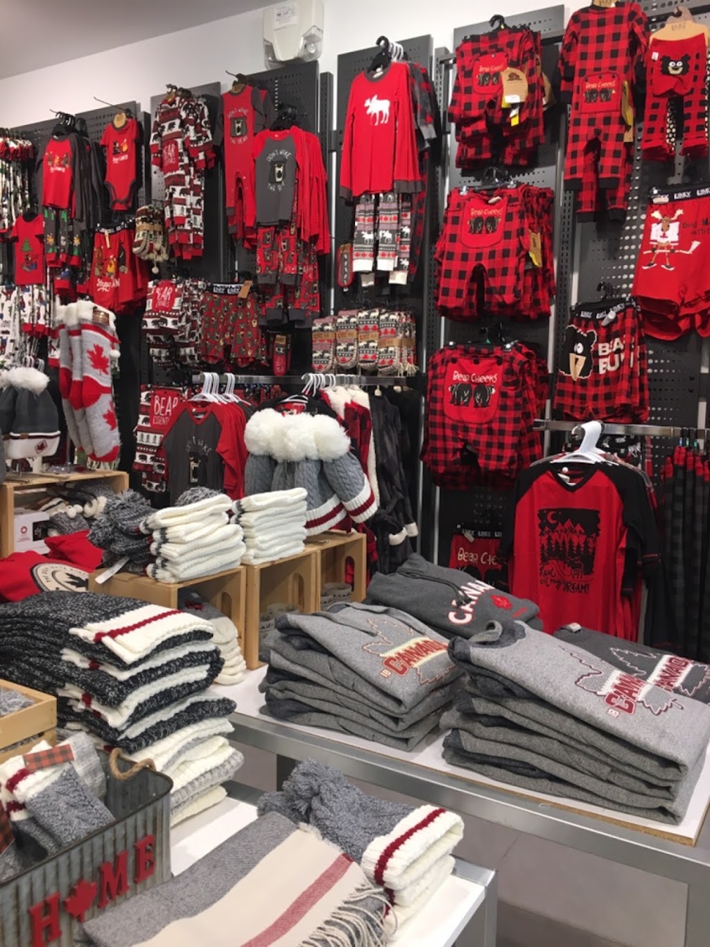 Oh Canada | 1485 Portage Ave, Winnipeg, MB R3G 0W4, Canada | Phone: (204) 774-4023