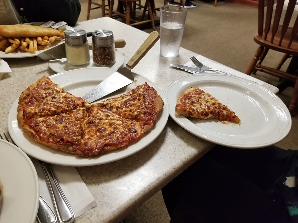 The Family Place Restaurant and Pizza | 1 King William St, Huntsville, ON P1H 1G7, Canada | Phone: (705) 789-5602