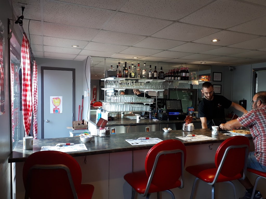 Château Régal | 10 Rue Lemoine, Château-Richer, QC G0A 1N0, Canada | Phone: (418) 972-1999