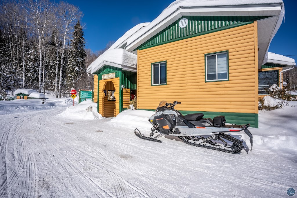 Auberge Éva - Resto Pub St-Patric | 160 Chem. de la Montagne, Lac-Bouchette, QC G0W 1V0, Canada | Phone: (418) 348-6832