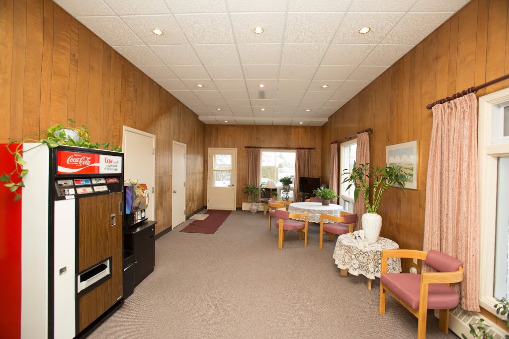 Motel Vaudreuil | 255 Rue Boisvert, Vaudreuil-Dorion, QC J7V 8G4, Canada | Phone: (450) 424-4414