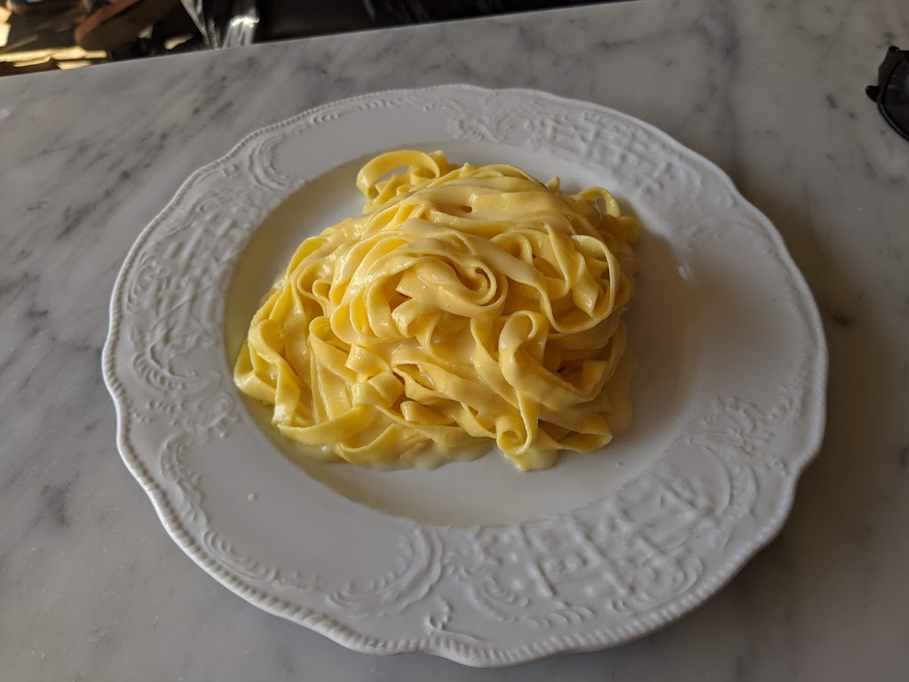 Famiglia Baldassarre | 122 Geary Ave, Toronto, ON M6H 4H1, Canada | Phone: (647) 293-5395