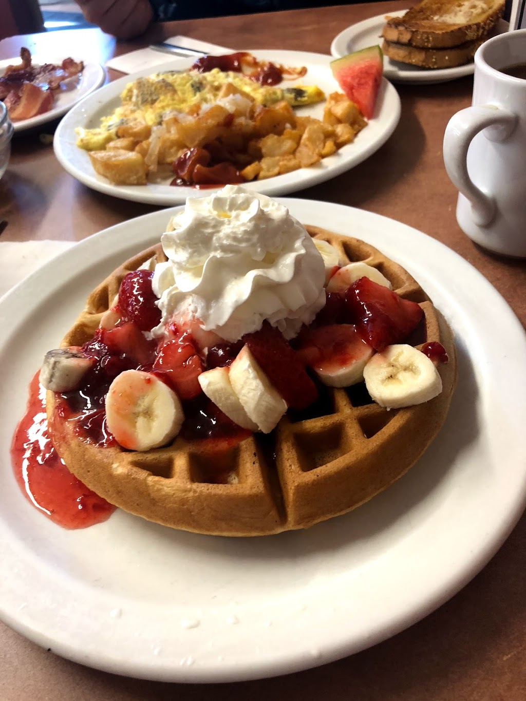 Baileys Casual Dining | 314 County Rd 10, Picton, ON K0K 2T0, Canada | Phone: (613) 476-7187