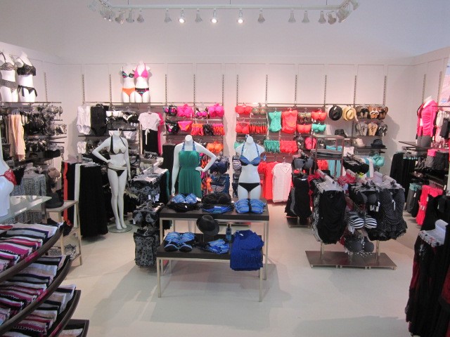 La Vie en Rose College Square Mall | COLLEGE SQUARE MALL, 1377 Woodroffe Ave unit b, Nepean, ON K2G 1V7, Canada | Phone: (613) 224-7673