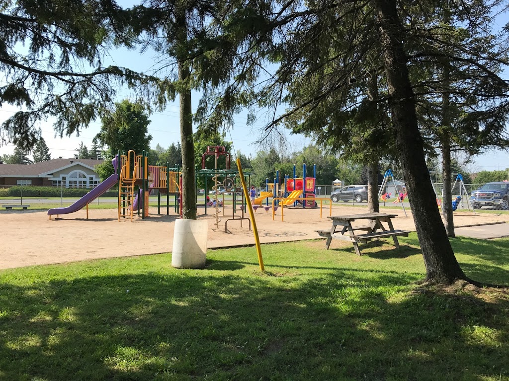 Parc Yahoo Park | 2 Marcel St, Embrun, ON K0A 1W0, Canada | Phone: (613) 443-3066