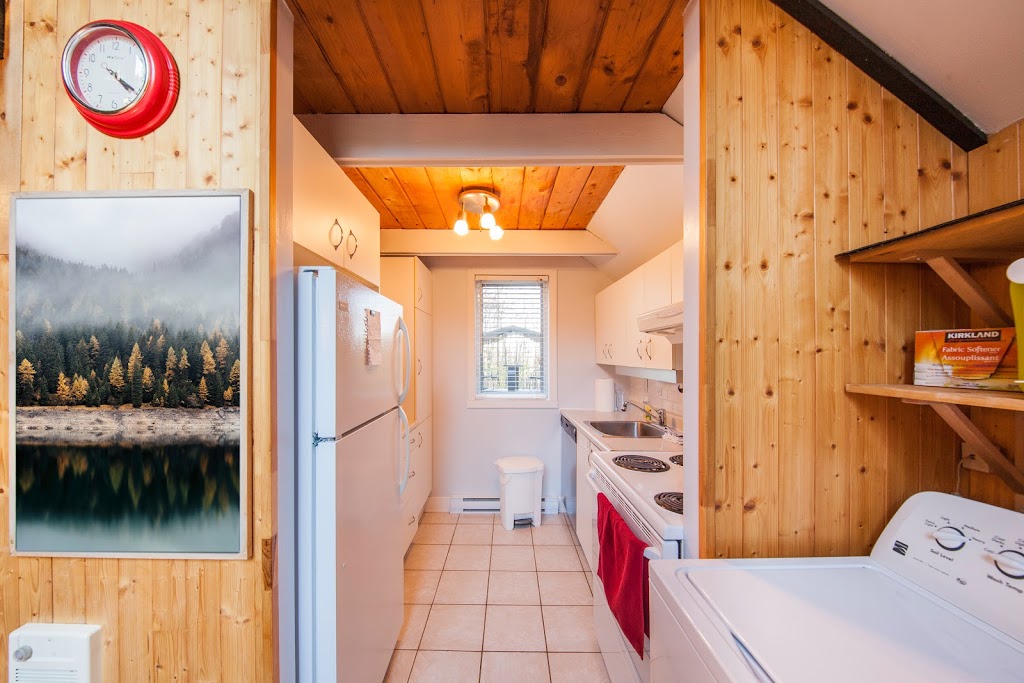 Les Chalets Côté Belval | 9 Rue des Pommiers, Orford, QC J1X 7C6, Canada | Phone: (514) 923-2335