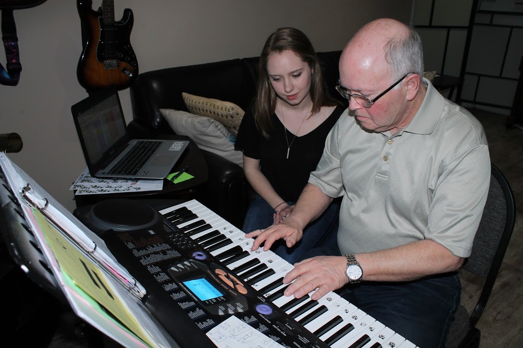 Moreens Piano Studio | 36 Alderwood St, Whitchurch-Stouffville, ON L4A 5C9, Canada | Phone: (647) 525-3561