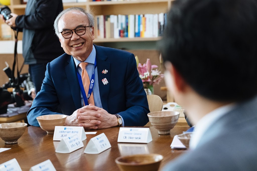 George Chow, MLA for Vancouver-Fraserview | 112-2609 E 49th Ave, Vancouver, BC V5S 1J9, Canada | Phone: (604) 660-2035