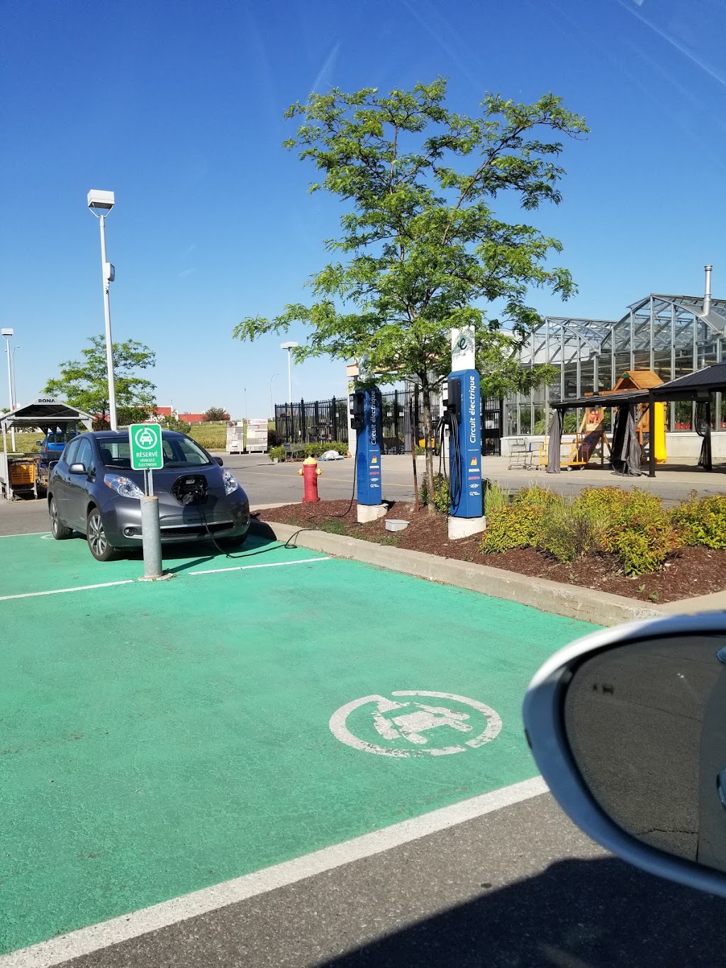 EV Charging station | 9800 Boulevard Leduc, Brossard, QC J4Y 0B4, Canada | Phone: (855) 999-8378