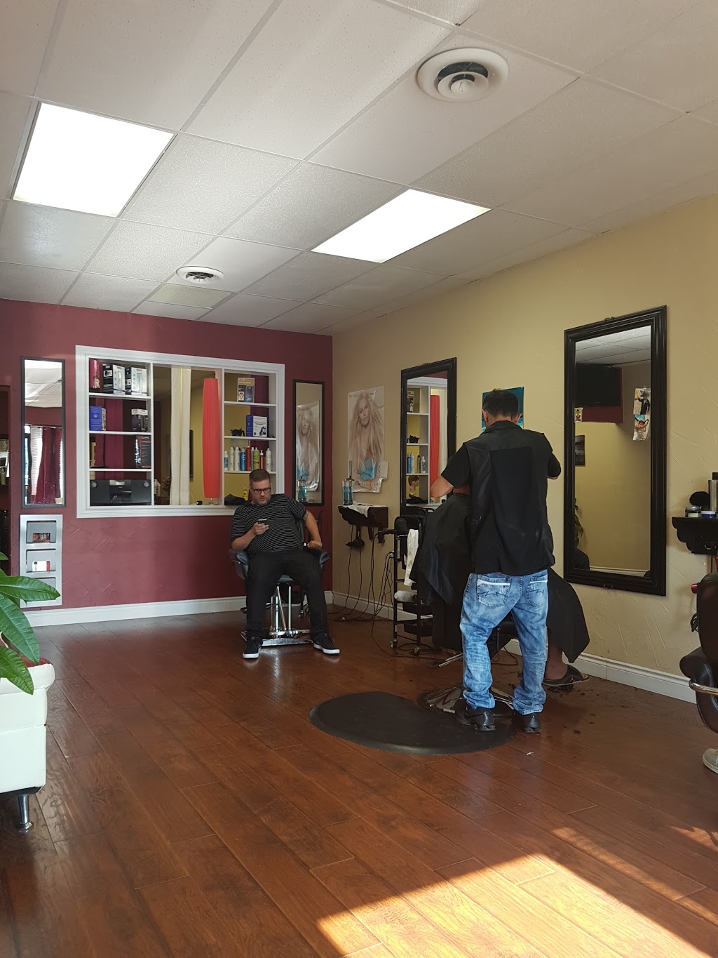 White Oaks Hair Cuts | 1286 Jalna Blvd, London, ON N6E 2R6, Canada | Phone: (519) 204-8581