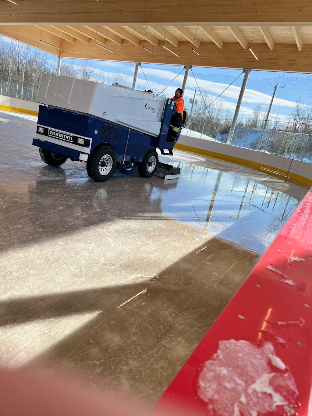 Centre multifonctionnel de Carignan | 1555 R. de lÉcole, Carignan, QC J3L 0X1, Canada | Phone: (450) 658-1066