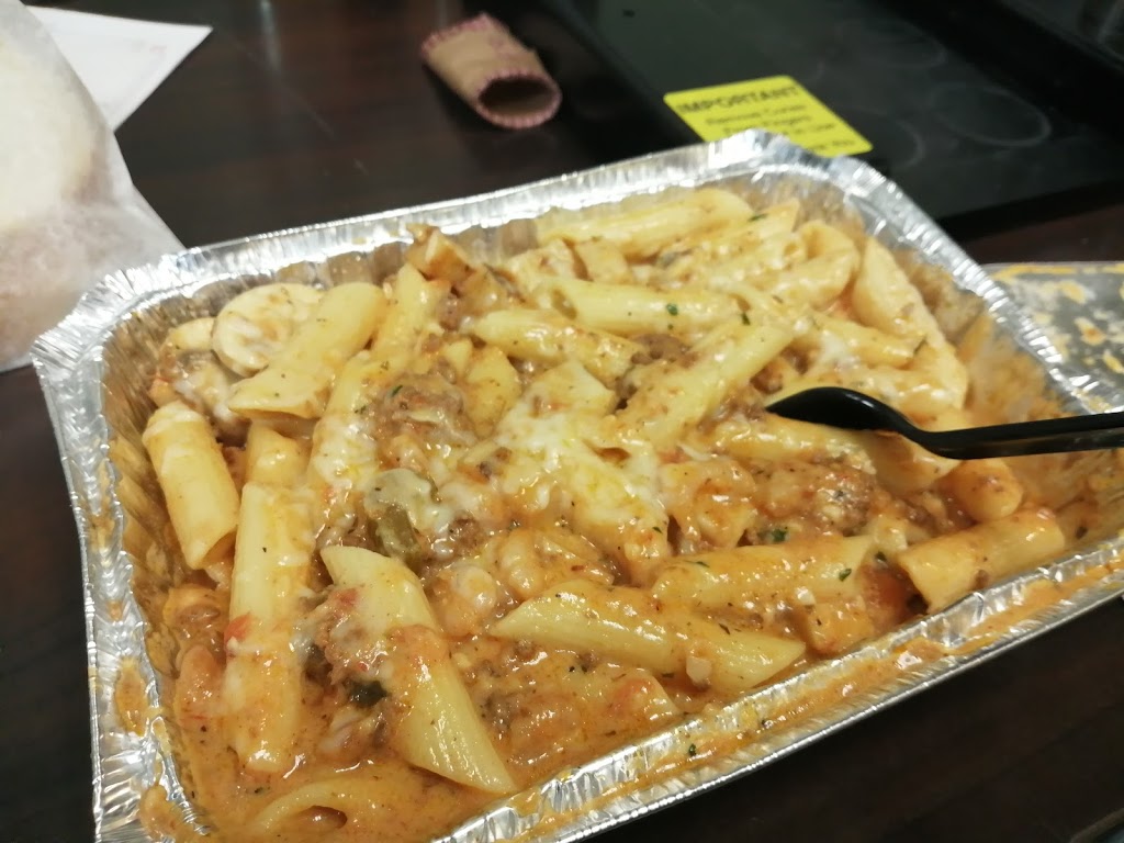 Uptown Pizza | 15148 North Bluff Rd, White Rock, BC V4B 3E5, Canada | Phone: (604) 385-4455
