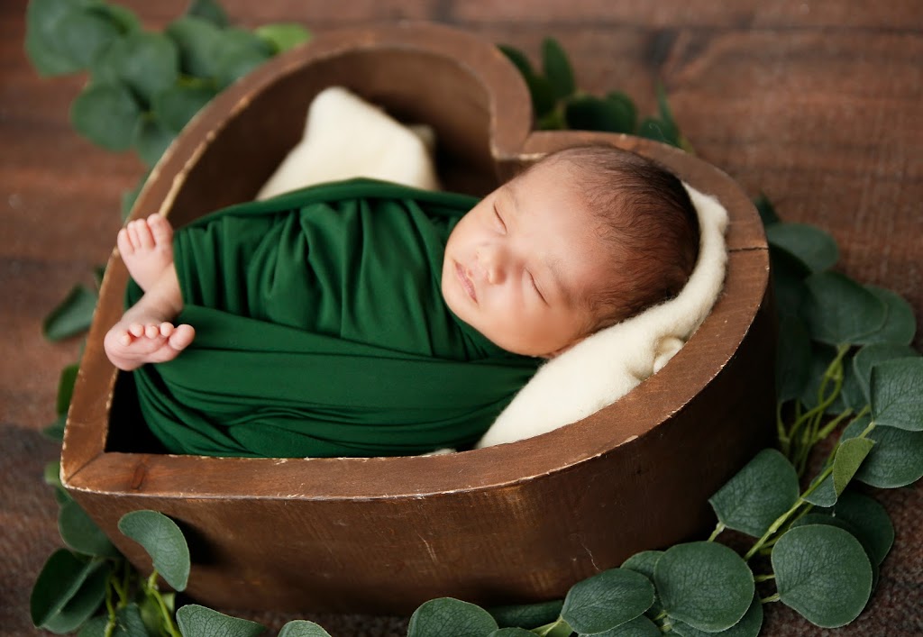 Captured by Anastasiia | Child Dr, Aurora, ON L4G 1Y8, Canada | Phone: (647) 920-0512